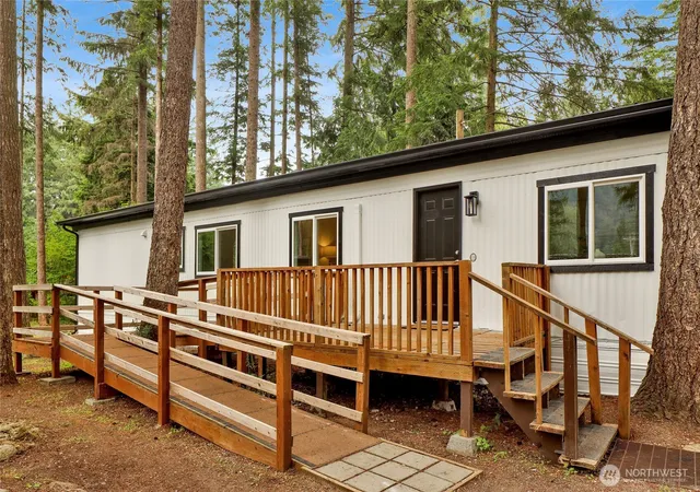 Photo 25 of Manufactured home for sale at 8558 Golden Valley Dr, Maple Falls, WA 98266 | MLS# NWM2557837 | Listing updated on 2026-10-06