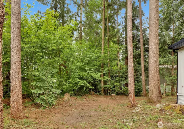 Photo 4 of Manufactured home for sale at 8558 Golden Valley Dr, Maple Falls, WA 98266 | MLS# NWM2557837 | Listing updated on 2026-09-29