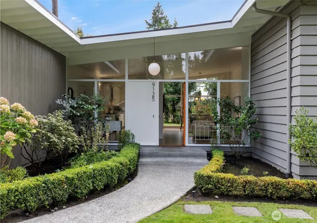 Photo 2 of Single family home for sale at 9125 Ne 21st Place, Clyde Hill, WA 98004 | MLS# NWM2557852 | Listing updated on 2026-10-03