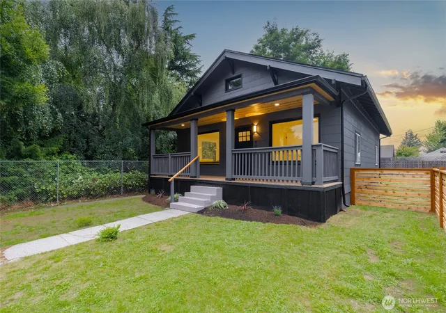 Photo 3 of Sale Pending at 4015 S Yakima Ave, Tacoma, WA 98418 | MLS# NWM2557853 | Listing updated on 2026-09-12