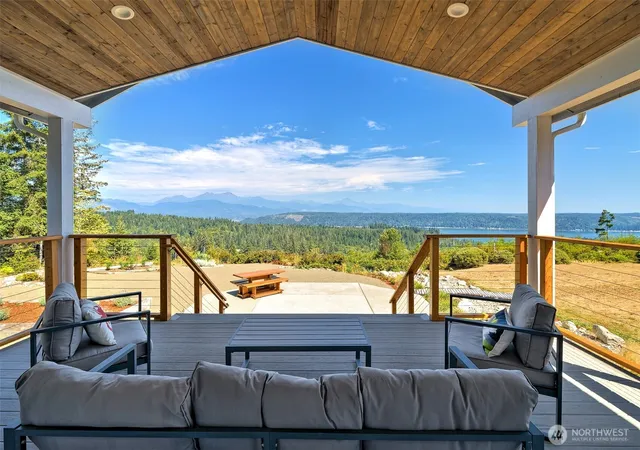 Photo 1 of Single family home for sale at 551 E Hyland Dr, Union, WA 98592 | MLS# NWM2557857 | Listing updated on 2026-09-23