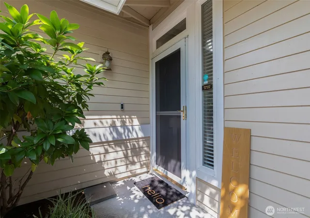 Photo 3 of Sale Pending at 9216 157th Place Ne, Redmond, WA 98052 | MLS# NWM2557867 | Listing updated on 2026-08-12