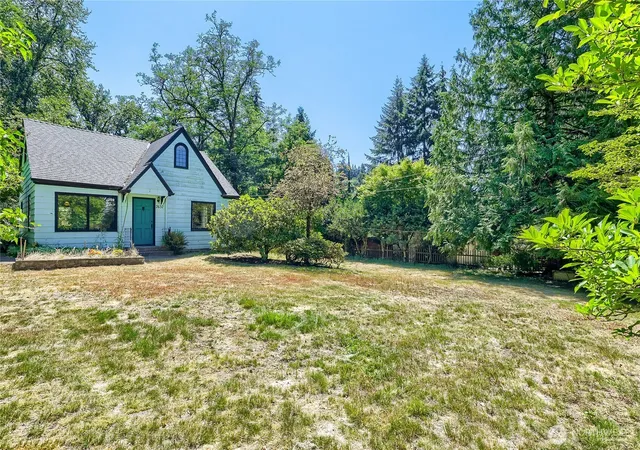 Photo 2 of Single family home for sale at 7637 Ne 165th Street, Kenmore, WA 98028 | MLS# NWM2557872 | Listing updated on 2026-09-23