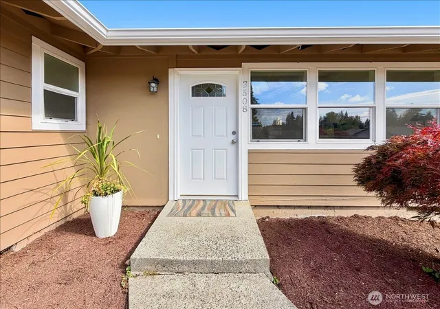Photo 2 of Single family home for sale at 3508 S 295th Street, Auburn, WA 98001 | MLS# NWM2557875 | Listing updated on 2026-10-01