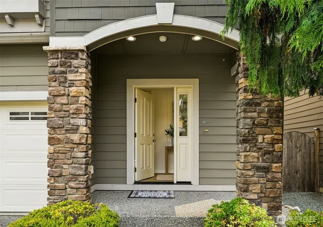 Photo 3 of Sale Pending at 21521 37th Avenue Se, Bothell, WA 98021 | MLS# NWM2557883 | Listing updated on 2026-09-30