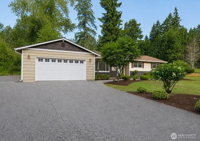 Photo 3 of Single family home for sale at 18815 176th Avenue NE, Woodinville, WA 98072 | MLS# NWM2557906 | Listing updated on 2026-09-23