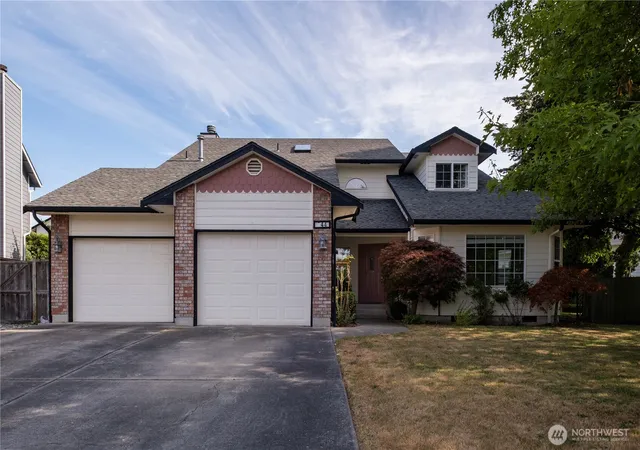 Photo 1 of Single family home for sale at 544 Sw Muzzall St, Oak Harbor, WA 98277 | MLS# NWM2557910 | Listing updated on 2026-09-23