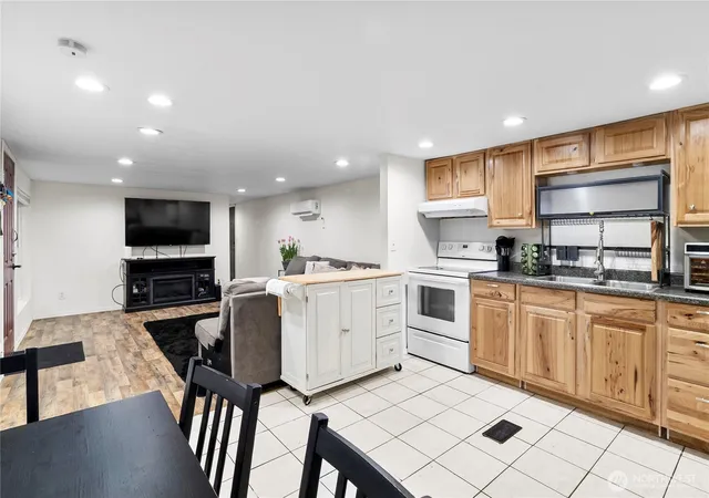 Photo 1 of Sale Pending at 4621 East St #10B, Blaine, WA 98230 | MLS# NWM2557918 | Listing updated on 2026-09-26