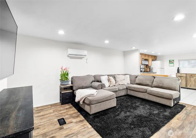 Photo 4 of Sale Pending at 4621 East St #10B, Blaine, WA 98230 | MLS# NWM2557918 | Listing updated on 2026-09-26
