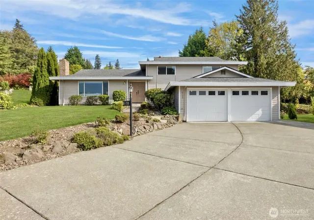 Photo 2 of Single family home for sale at 6155 S 125th Street, Seattle, WA 98178 | MLS# NWM2557927 | Listing updated on 2026-10-08