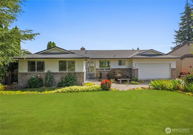 Photo 2 of Single family home for sale at 2527 211th Avenue E, Lake Tapps, WA 98391 | MLS# NWM2557934 | Listing updated on 2026-09-30