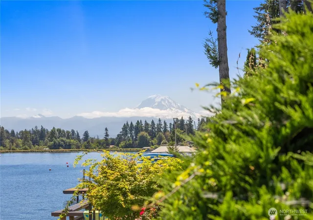 Photo 3 of Single family home for sale at 2527 211th Avenue E, Lake Tapps, WA 98391 | MLS# NWM2557934 | Listing updated on 2026-09-30