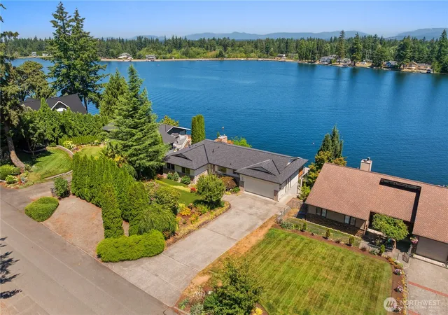 Photo 3 of Single family home for sale at 2527 211th Avenue E, Lake Tapps, WA 98391 | MLS# NWM2557934 | Listing updated on 2026-09-30