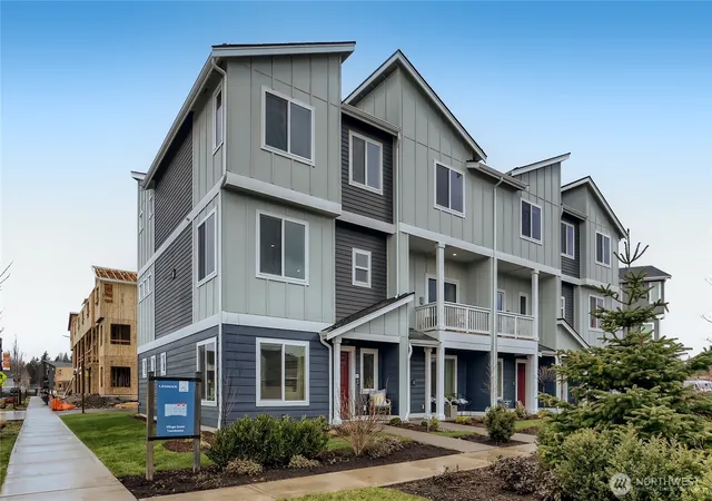 Photo 1 of Single family home for sale at 32390 Vine Ave Se, Black Diamond, WA 98010 | MLS# NWM2557955 | Listing updated on 2026-09-23