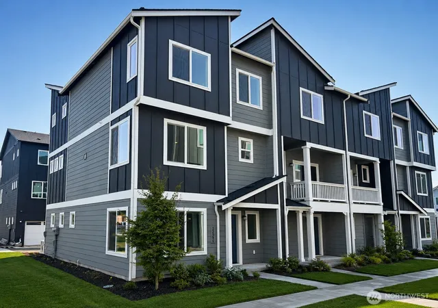 Photo 1 of Single family home for sale at 32396 Vine Ave Se, Black Diamond, WA 98010 | MLS# NWM2557963 | Listing updated on 2026-09-29