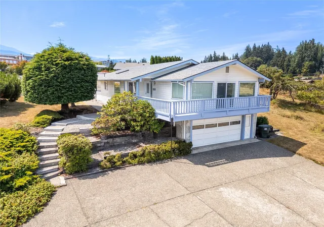 Photo 2 of Sale Pending at 506 S Ennis St, Port Angeles, WA 98362 | MLS# NWM2557970 | Listing updated on 2026-08-14