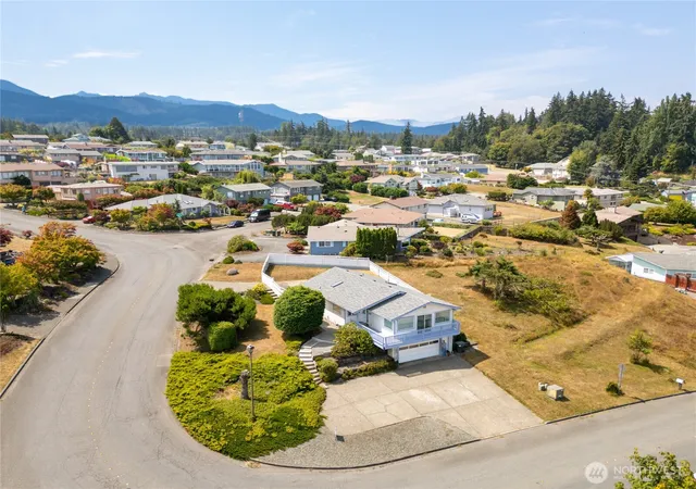 Photo 3 of Sale Pending at 506 S Ennis St, Port Angeles, WA 98362 | MLS# NWM2557970 | Listing updated on 2026-08-14