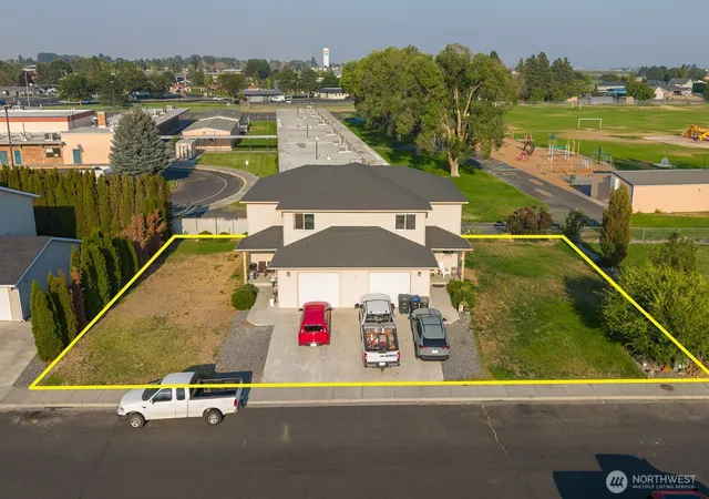 Multi family home for sale at 1331 S Shaker Pl, Moses Lake, WA 98837 | MLS# NWM2557972