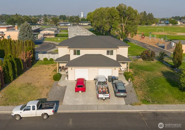 Photo 2 of Multi family home for sale at 1331 S Shaker Pl, Moses Lake, WA 98837 | MLS# NWM2557972 | Listing updated on 2026-09-23