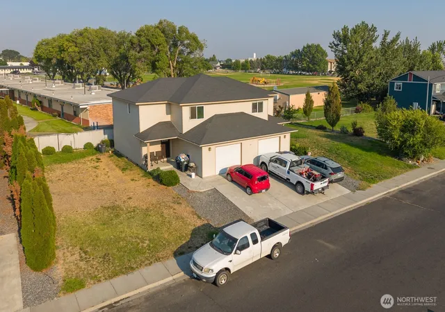 Photo 3 of Multi family home for sale at 1331 S Shaker Pl, Moses Lake, WA 98837 | MLS# NWM2557972 | Listing updated on 2026-09-23