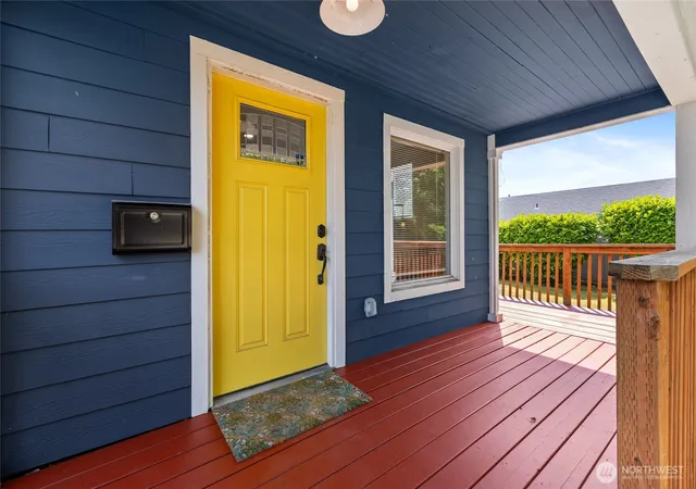Photo 2 of Single family home for sale at 2513 S Hosmer St, Tacoma, WA 98405 | MLS# NWM2557992 | Listing updated on 2026-09-23