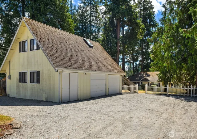 Photo 3 of Sale Pending at 17463 Se 192nd Drive, Renton, WA 98058 | MLS# NWM2557998 | Listing updated on 2026-09-23