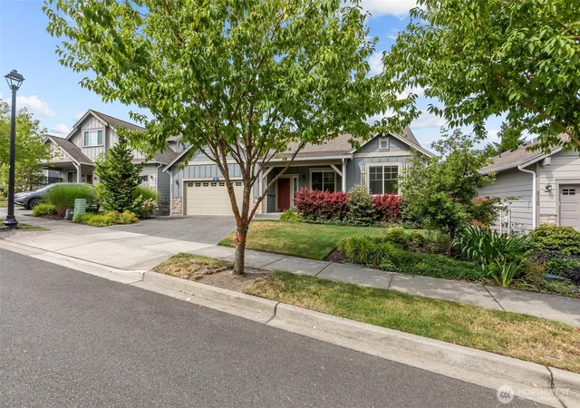 Photo 2 of Single family home for sale at 921 Alpine View Dr, Mount Vernon, WA 98274 | MLS# NWM2558002 | Listing updated on 2026-10-01
