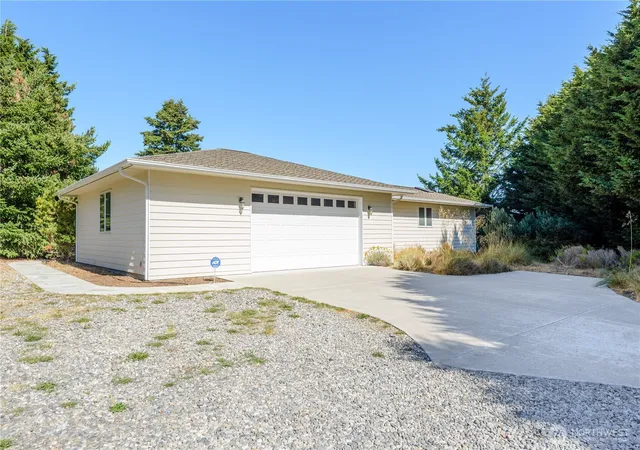 Photo 2 of Sale Pending at 150 Sundial Loop, Sequim, WA 98382 | MLS# NWM2558005 | Listing updated on 2026-09-28