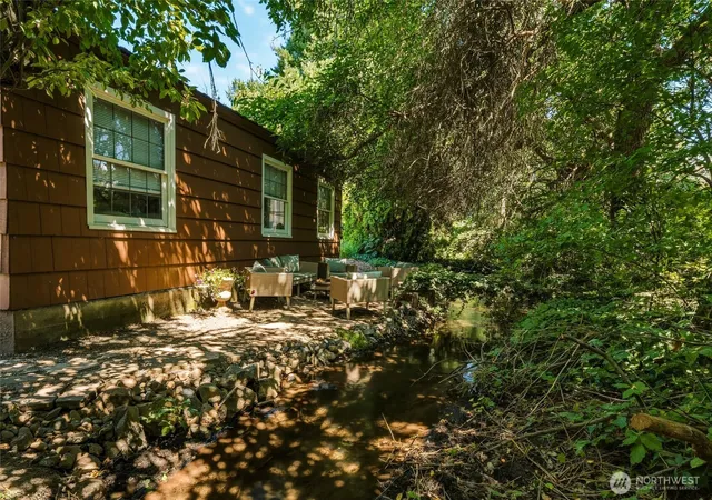 Single family home for sale at 115 Chateau Ln, Walla Walla, WA 99362 | MLS# NWM2558034