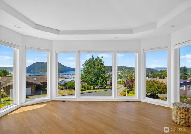 Photo 4 of Sale Pending at 4807 Glasgow Way, Anacortes, WA 98221 | MLS# NWM2558063 | Listing updated on 2026-08-14
