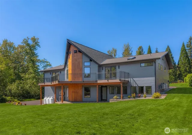 Photo 4 of Single family home for sale at 20825 SE 202nd Street, Renton, WA 98058 | MLS# NWM2558075 | Listing updated on 2026-09-23