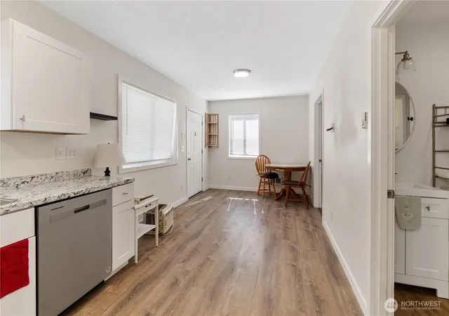 Photo 3 of Single family home for sale at 263 17th Avenue, Longview, WA 98632 | MLS# NWM2558081 | Listing updated on 2026-09-30