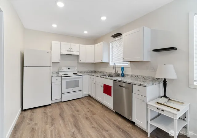 Photo 4 of Single family home for sale at 263 17th Avenue, Longview, WA 98632 | MLS# NWM2558081 | Listing updated on 2026-09-30