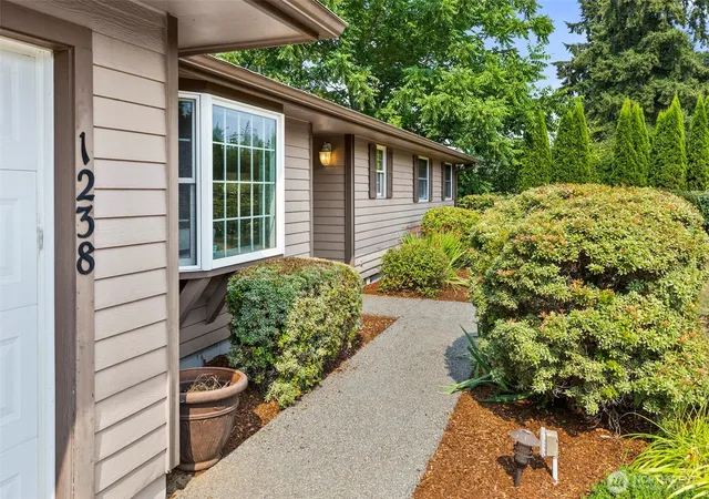 Photo 4 of Single family home for sale at 1238 101st Avenue SW, Olympia, WA 98512 | MLS# NWM2558084 | Listing updated on 2026-09-23