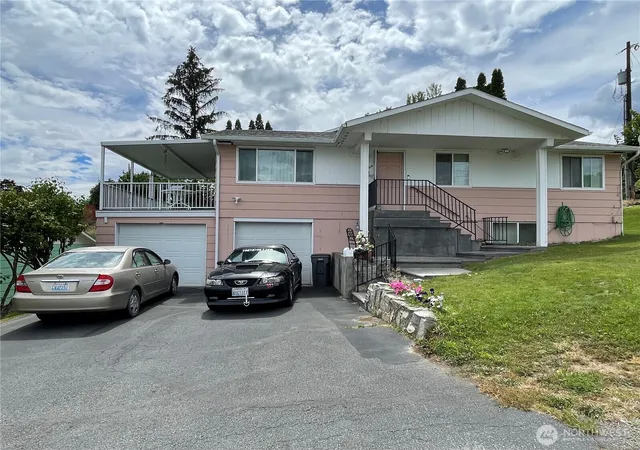 Photo 1 of Single family home for sale at 914 17th Avenue, Oroville, WA 98844 | MLS# NWM2558089 | Listing updated on 2026-09-23