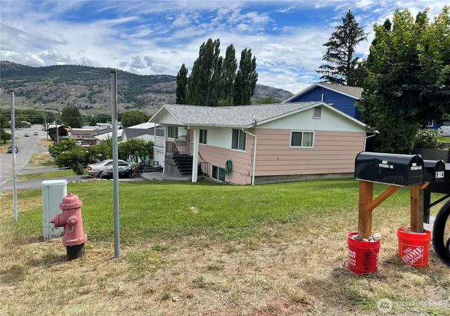 Photo 3 of Single family home for sale at 914 17th Avenue, Oroville, WA 98844 | MLS# NWM2558089 | Listing updated on 2026-09-23
