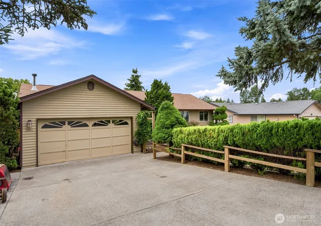 Photo 3 of Sale Pending at 2006 64th Avenue Ne, Tacoma, WA 98422 | MLS# NWM2558113 | Listing updated on 2026-09-21