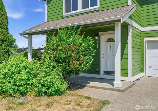 Photo 2 of Single family home for sale at 512 Stadium Ct, Napavine, WA 98565 | MLS# NWM2558114 | Listing updated on 2026-09-20