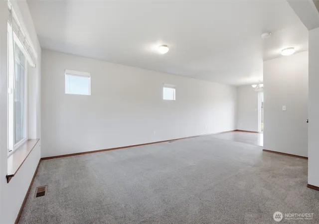 Photo 4 of Single family home for sale at 512 Stadium Ct, Napavine, WA 98565 | MLS# NWM2558114 | Listing updated on 2026-09-20