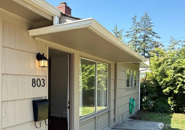 Photo 1 of Single family home for sale at 803 T St, Port Townsend, WA 98368 | MLS# NWM2558116 | Listing updated on 2026-10-03