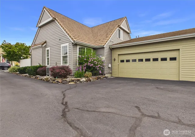 Photo 4 of Townhouse for sale at 1494 Eastmont Ave #22, East Wenatchee, WA 98802 | MLS# NWM2558150 | Listing updated on 2026-09-23