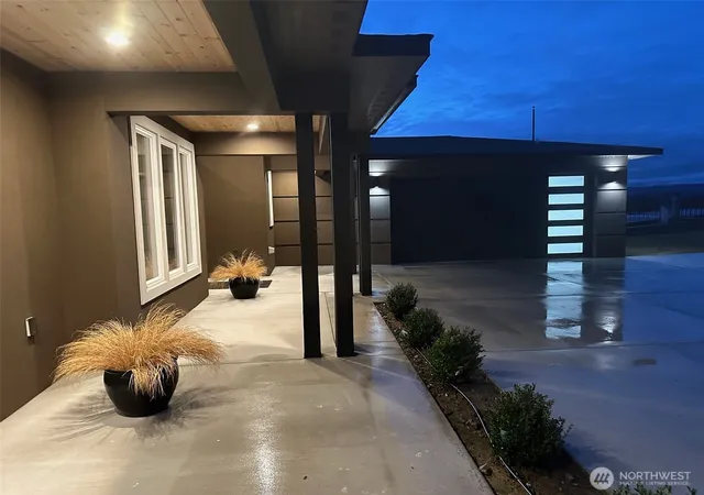 Photo 3 of Single family home for sale at 109 Wren Loop Sw, Mattawa, WA 99349 | MLS# NWM2558175 | Listing updated on 2026-09-23
