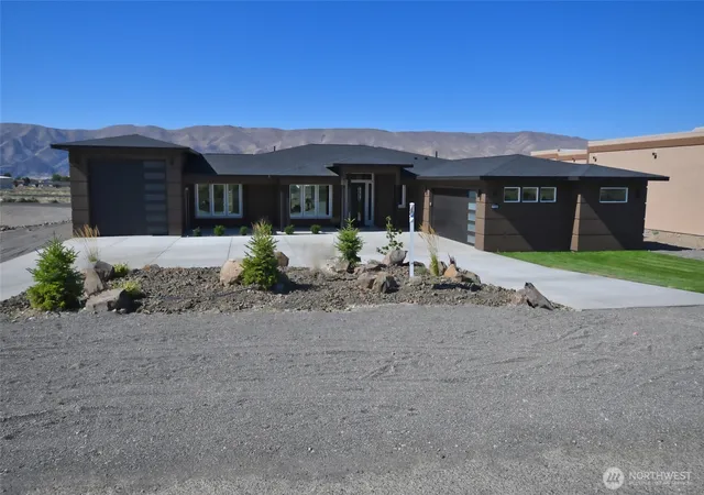 Photo 1 of Single family home for sale at 109 Wren Loop Sw, Mattawa, WA 99349 | MLS# NWM2558175 | Listing updated on 2026-09-23