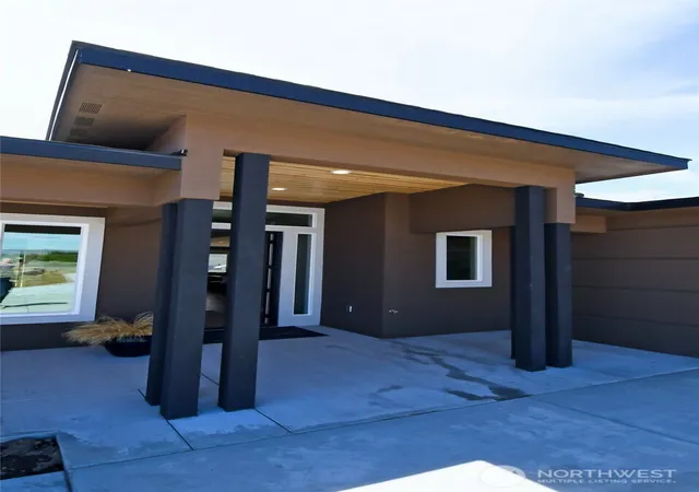 Photo 4 of Single family home for sale at 109 Wren Loop Sw, Mattawa, WA 99349 | MLS# NWM2558175 | Listing updated on 2026-09-23