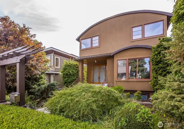 Photo 2 of Single family home for sale at 317 1st Street, Kirkland, WA 98033 | MLS# NWM2558176 | Listing updated on 2026-09-23