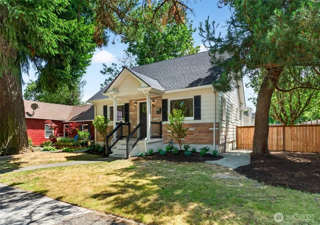 Photo 1 of Single family home for sale at 2910 N 9th Street, Tacoma, WA 98406 | MLS# NWM2558192 | Listing updated on 2026-09-24