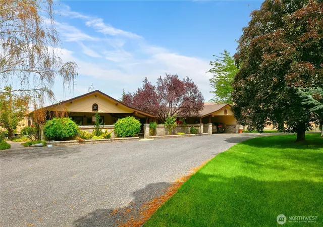 Photo 3 of Sale Pending at 1850 Sr 821, Yakima, WA 98901 | MLS# NWM2558209 | Listing updated on 2026-09-25