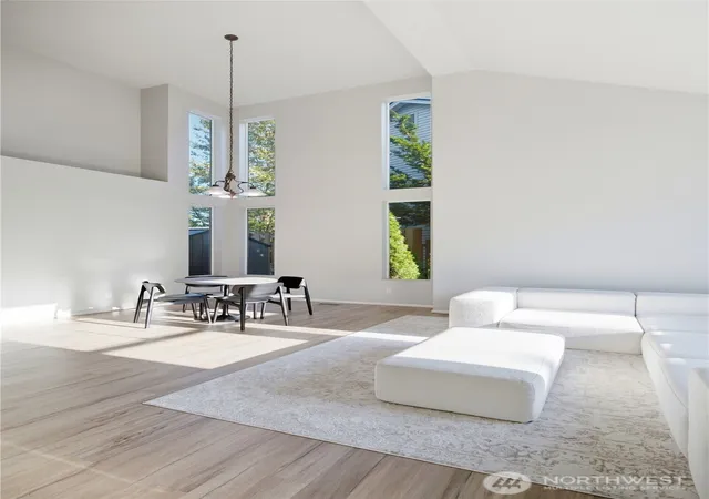 Photo 4 of Townhouse for sale at 4109 S 220th Place #18, Kent, WA 98032 | MLS# NWM2558214 | Listing updated on 2026-09-23