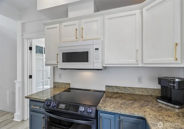 Photo 4 of Sale Pending at 26510 NE Anderson St, Duvall, WA 98019 | MLS# NWM2558226 | Listing updated on 2026-09-27