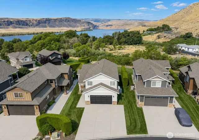 Photo 1 of Single family home for sale at 9434 Yakima Ln Nw, Quincy, WA 98848 | MLS# NWM2558241 | Listing updated on 2026-09-23